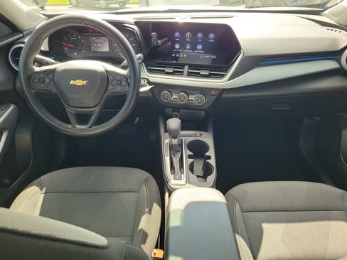 Used 2024 Chevrolet Trax LS w/ Driver Confidence Package FWD image 11
