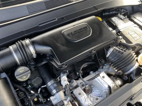 Used 2024 Jeep Compass Trailhawk image 11