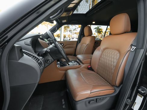 Used 2024 INFINITI QX80 Sensory image 16