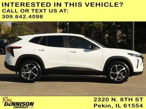 New 2025 Chevrolet Trax RS w/ Sunroof Package image 8