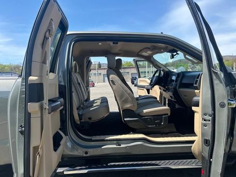 Used 2019 Ford F150 XLT w/ Equipment Group 302A Luxury AWD/4WD image 30