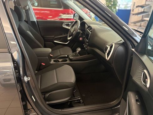 Used 2023 Kia Soul LX FWD image 30