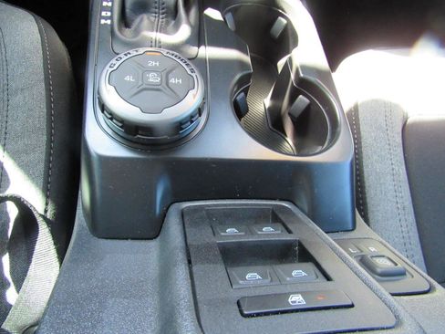 Used 2025 Ford Bronco 4-Door AWD/4WD image 26