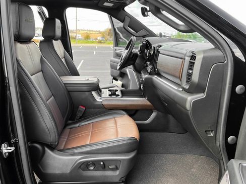 Used 2024 Chevrolet Silverado 2500 High Country w/ High Country Premium Package image 24