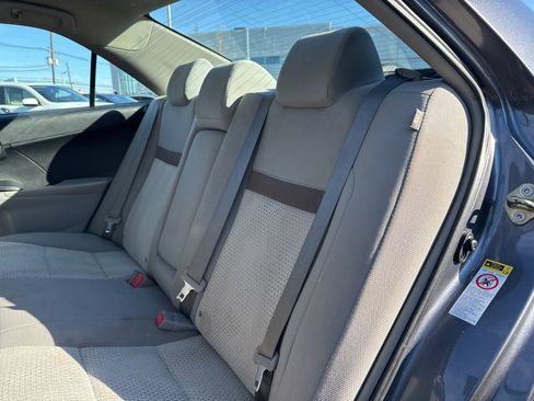 Used 2014 Toyota Camry LE image 13