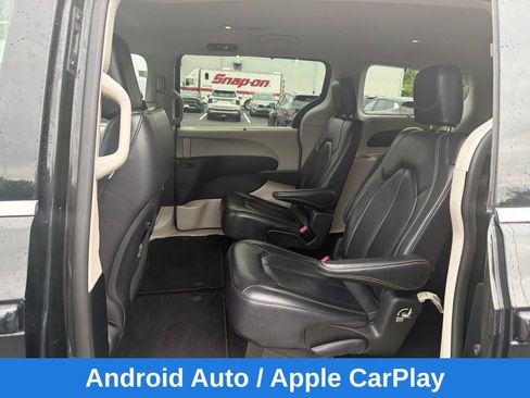 Used 2022 Chrysler Pacifica Touring-L FWD image 18