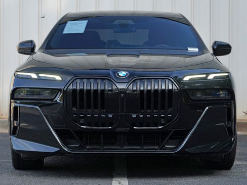 Used 2023 BMW 740i RWD image 7