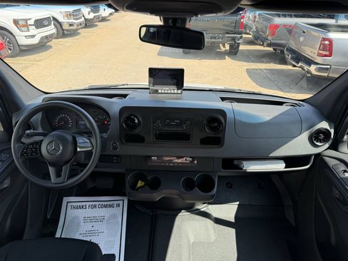 Used 2020 Mercedes-Benz Sprinter 2500 w/ Driver Convenience Package image 12