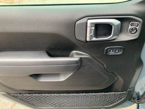 Used 2024 Jeep Wrangler Sport S image 12