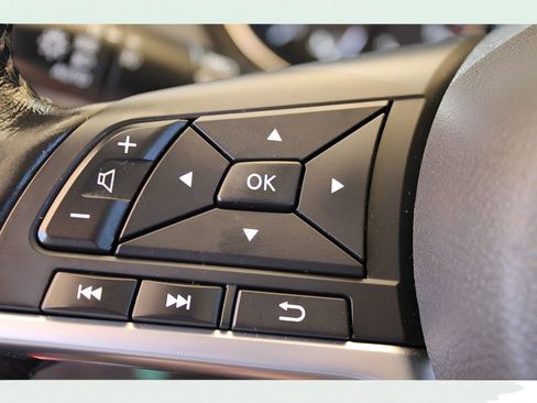 Used 2019 Nissan Rogue Sport SV w/ Technology Package image 29