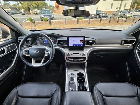 Certified 2023 Ford Explorer XLT w/ Equipment Group 202A image 9