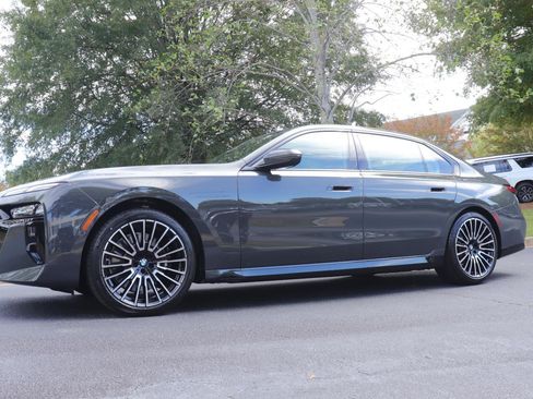 New 2026 BMW 740i xDrive w/ Premium Package image 42