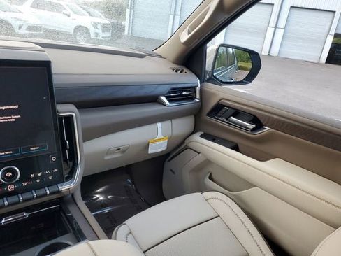 New 2026 GMC Yukon Denali w/ Denali Reserve Package image 15