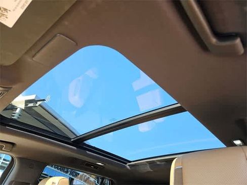 Used 2024 Cadillac Escalade Sport w/ LPO, ONYX Package image 17