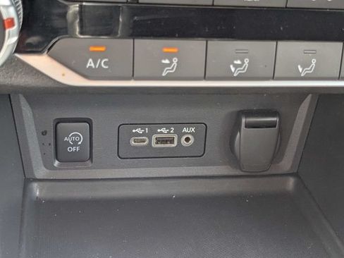 Used 2024 Nissan Sentra SV FWD image 22