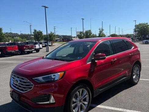 Used 2024 Ford Edge Titanium AWD/4WD image 3