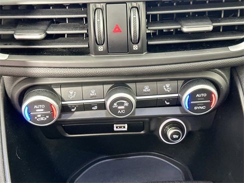 Used 2022 Alfa Romeo Giulia Ti image 15