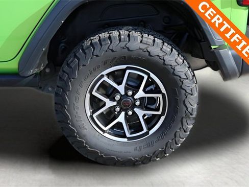 Used 2025 Jeep Wrangler Unlimited Rubicon image 9