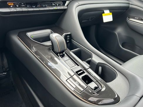 New 2026 Toyota Crown Platinum image 21