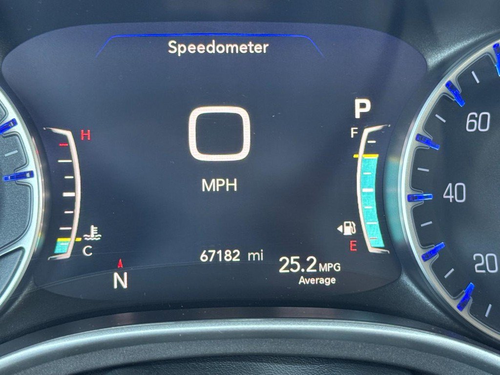 Used 2024 Chrysler Pacifica Touring-L FWD image 22