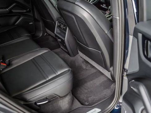 Used 2019 Porsche Cayenne image 43