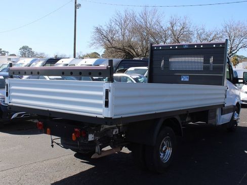 Used 2015 Freightliner Sprinter 3500 image 7