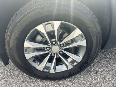 Used 2025 Chevrolet Equinox LT FWD image 24