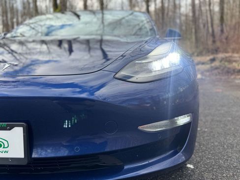 Used 2018 Tesla Model 3 Mid Range image 3