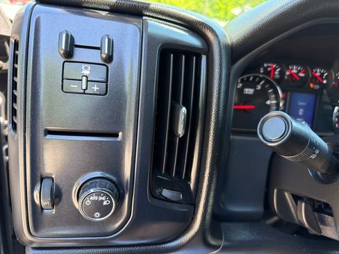 Used 2016 Chevrolet Silverado 2500 W/T w/ Snow Plow Prep Package AWD/4WD image 18