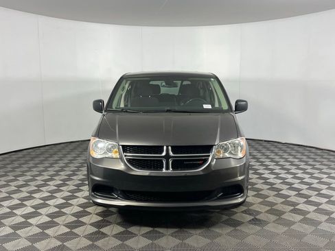 Used 2019 Dodge Grand Caravan SE w/ UConnect Hands-Free Group image 4