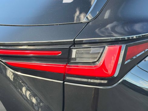 Used 2025 Lexus NX 250 FWD w/ Towing Package (2000 Lbs) image 15