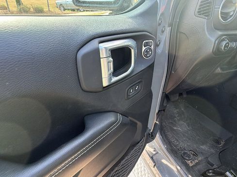 Used 2021 Jeep Gladiator Overland w/ Popular Equipment Package image 15