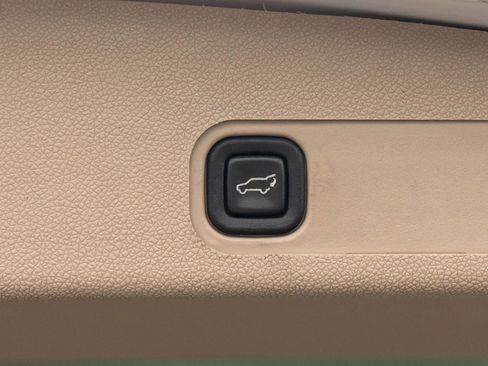 Used 2013 Chevrolet Suburban LTZ image 51