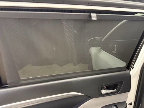 Used 2019 Toyota Highlander Limited Platinum image 28