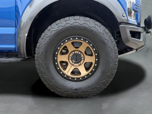 Used 2017 Ford F150 Raptor w/ Equipment Group 802A Luxury image 12