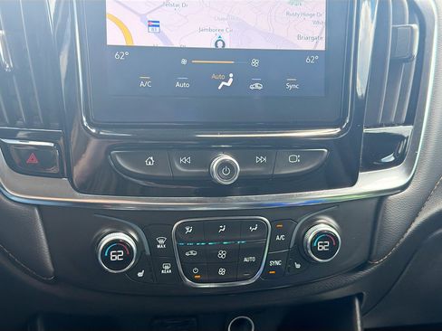Used 2021 Chevrolet Traverse LT w/ LT Premium Package AWD/4WD image 24