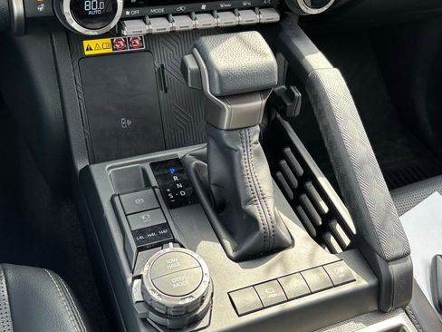 Used 2025 Toyota 4Runner Limited image 13