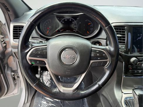 Used 2021 Jeep Grand Cherokee Laredo X RWD image 9