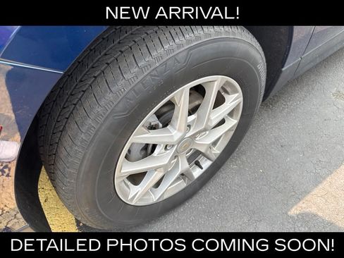 Used 2022 Chevrolet Equinox LT AWD/4WD image 2