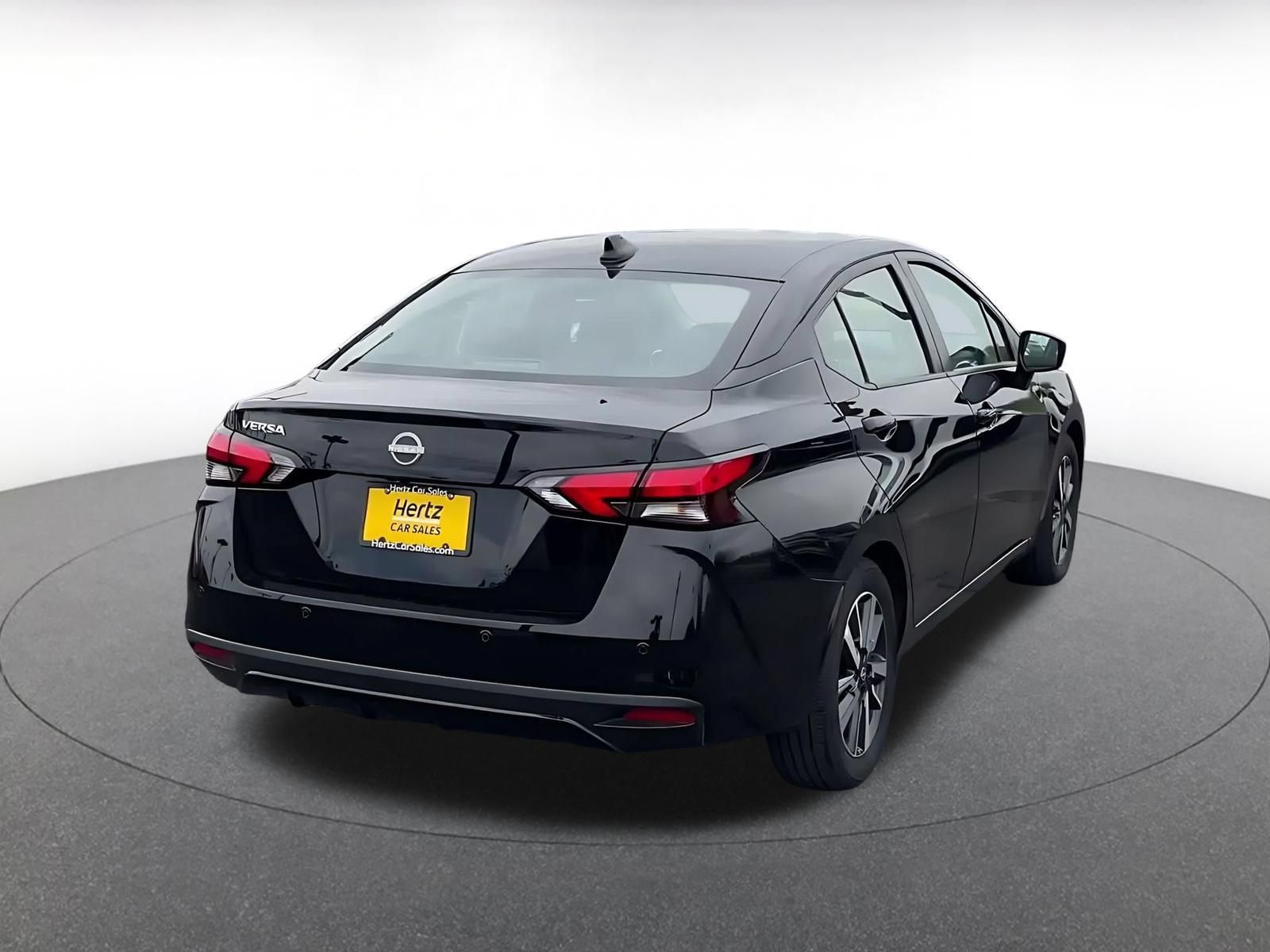 Used 2025 Nissan Versa SV FWD image 14