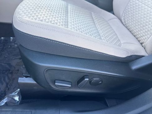 Used 2022 Ford Escape SE w/ Convenience Package image 27