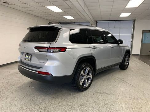 Used 2023 Jeep Grand Cherokee L Limited AWD/4WD image 6
