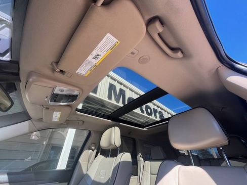 Used 2020 Jeep Grand Cherokee Overland image 11