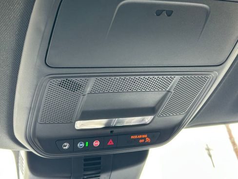 Used 2026 Chevrolet Traverse LT w/ LPO, Floor Liner Package FWD image 18