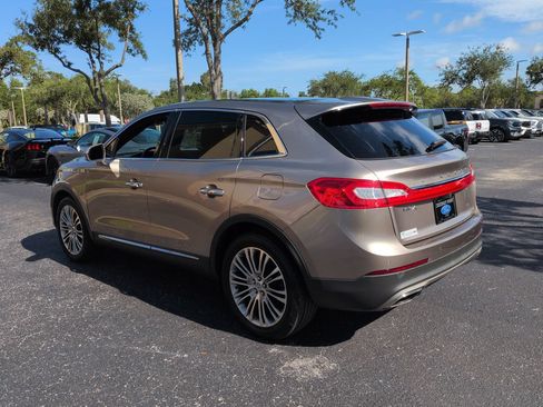 Used 2018 Lincoln MKX Reserve w/ Driver Assistance Package FWD image 6