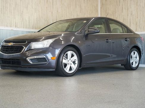 Used 2015 Chevrolet Cruze Diesel FWD image 4