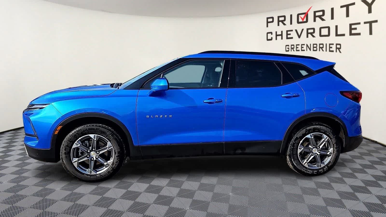 Used 2025 Chevrolet Blazer LT w/ Convenience Package FWD image 5