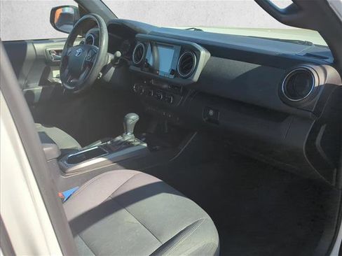 Used 2017 Toyota Tacoma TRD Off-Road image 23