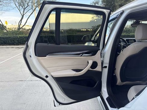 Used 2018 BMW X1 sDrive28i w/ Convenience Package image 11