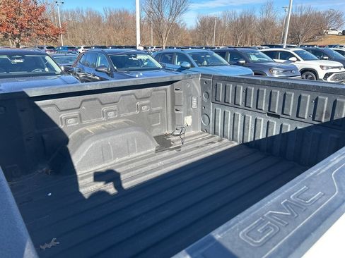 Used 2022 GMC Sierra 1500 AT4 w/ AT4 Premium Package image 29